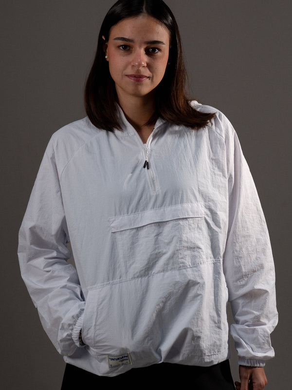 Windbreaker Big Pocket - White, casaca cortaviento de INOPORTUNO