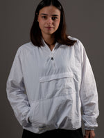 Windbreaker Big Pocket - White, casaca cortaviento de INOPORTUNO. Foto 2 de 5