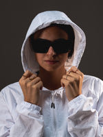Windbreaker Hoodie - White, casaca cortaviento de INOPORTUNO. Foto 9 de 10