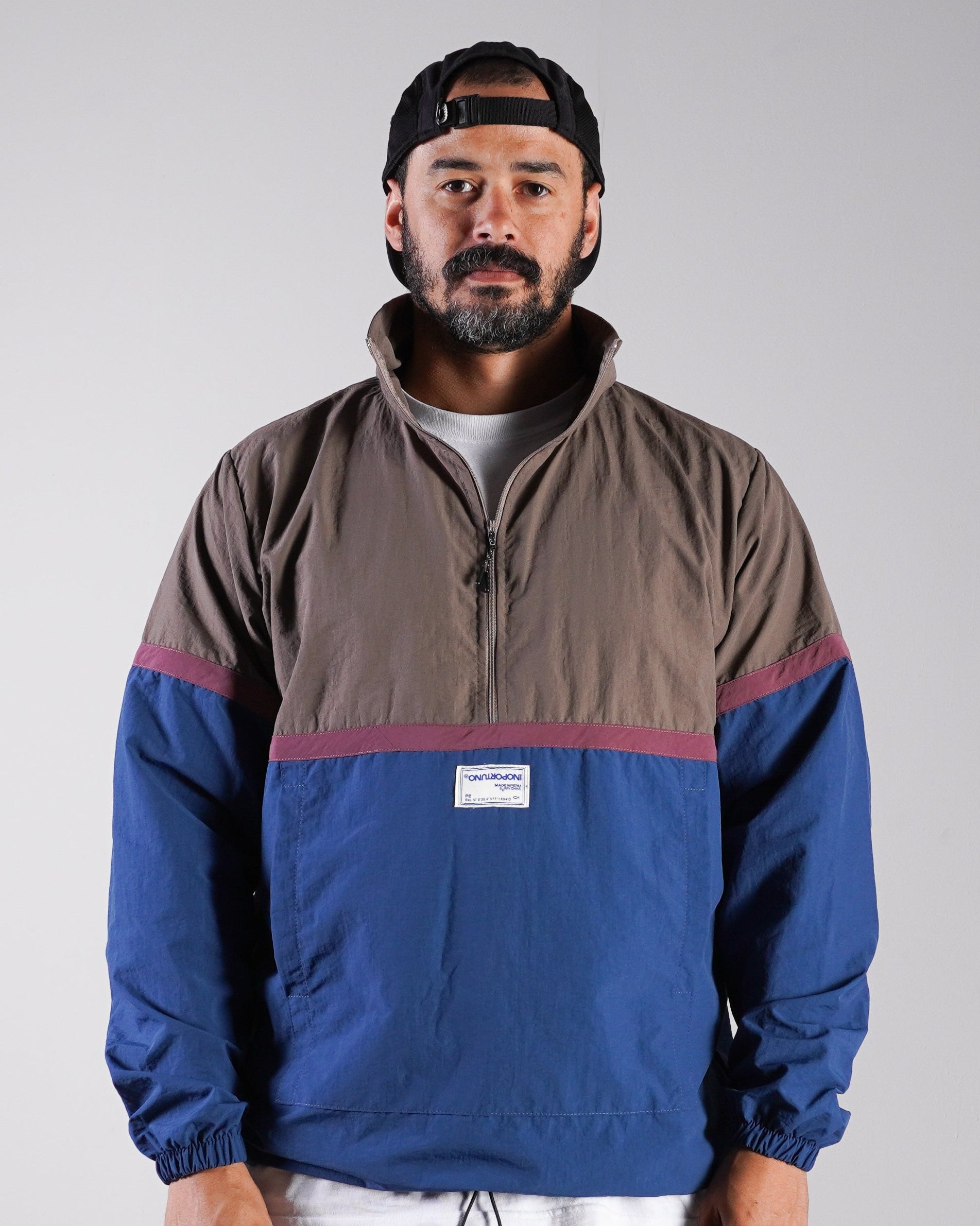 Windbreaker - Sacramento, cortaviento de INOPORTUNO. Foto 1 de 4