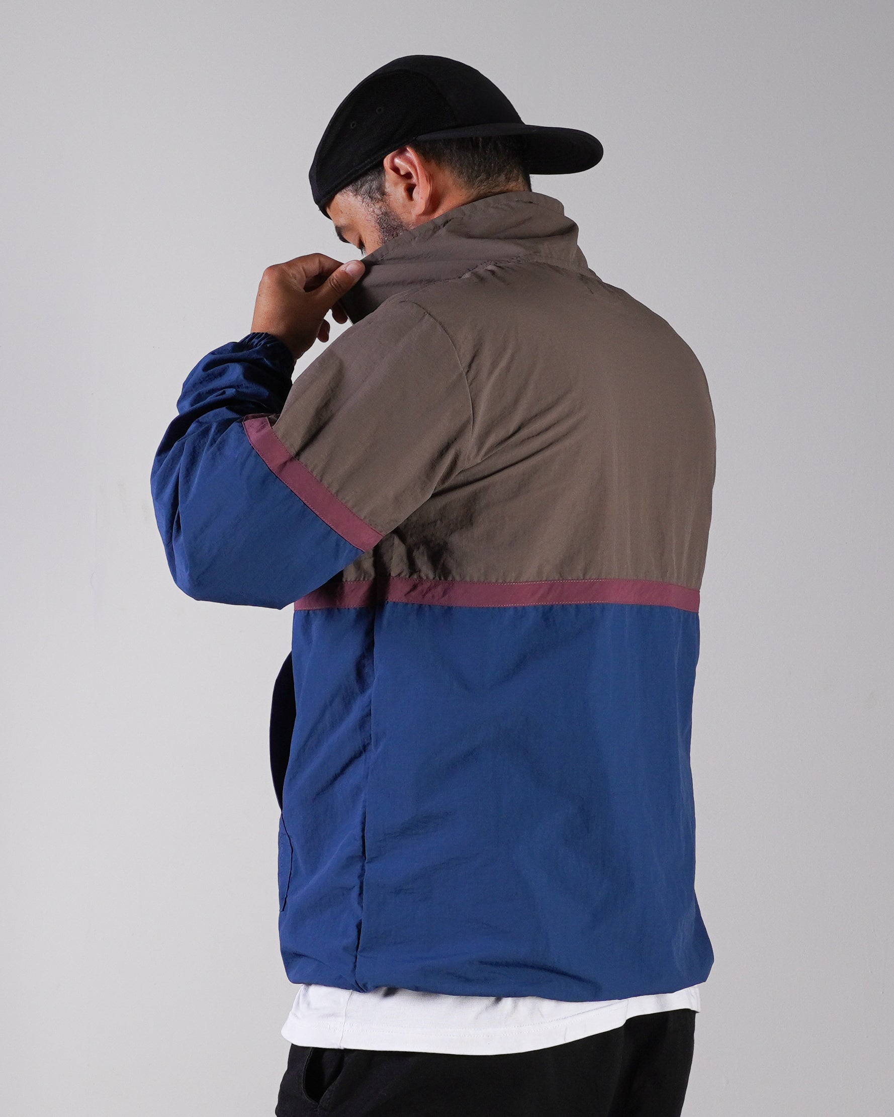 Windbreaker - Sacramento, cortaviento de INOPORTUNO. Foto 4 de 4