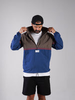 Windbreaker - Sacramento, cortaviento de INOPORTUNO. Foto 3 de 4