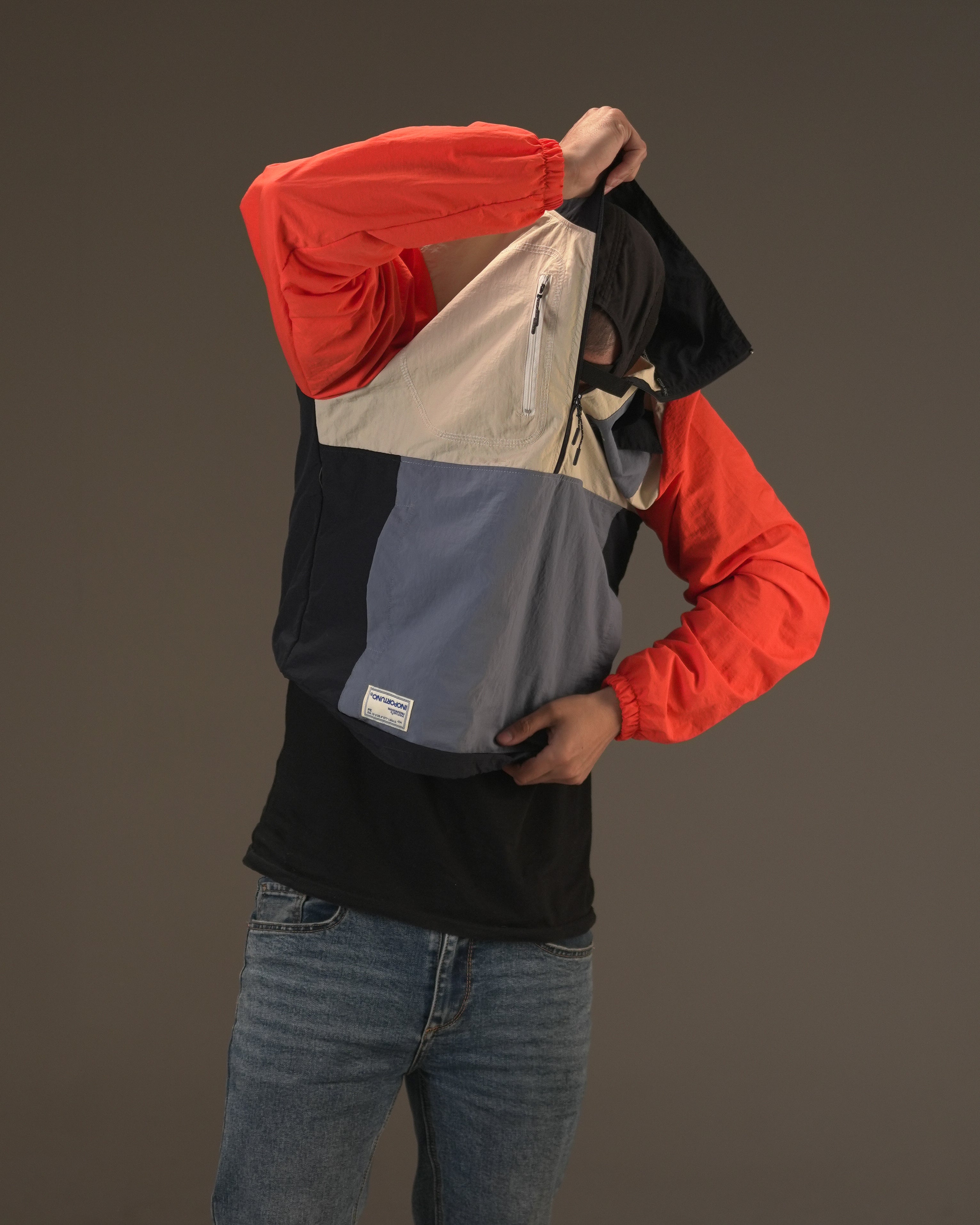 Windbreaker - Scalpel, casaca cortaviento de INOPORTUNO. Foto 4 de 9