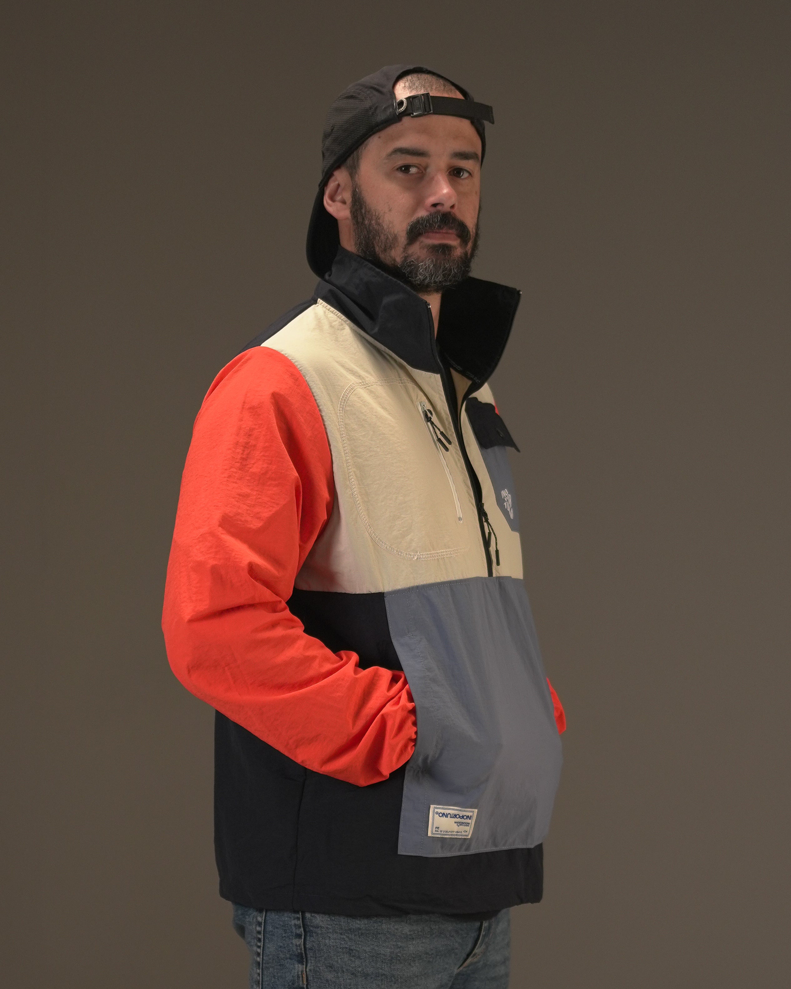Windbreaker - Scalpel, casaca cortaviento de INOPORTUNO. Foto 5 de 9
