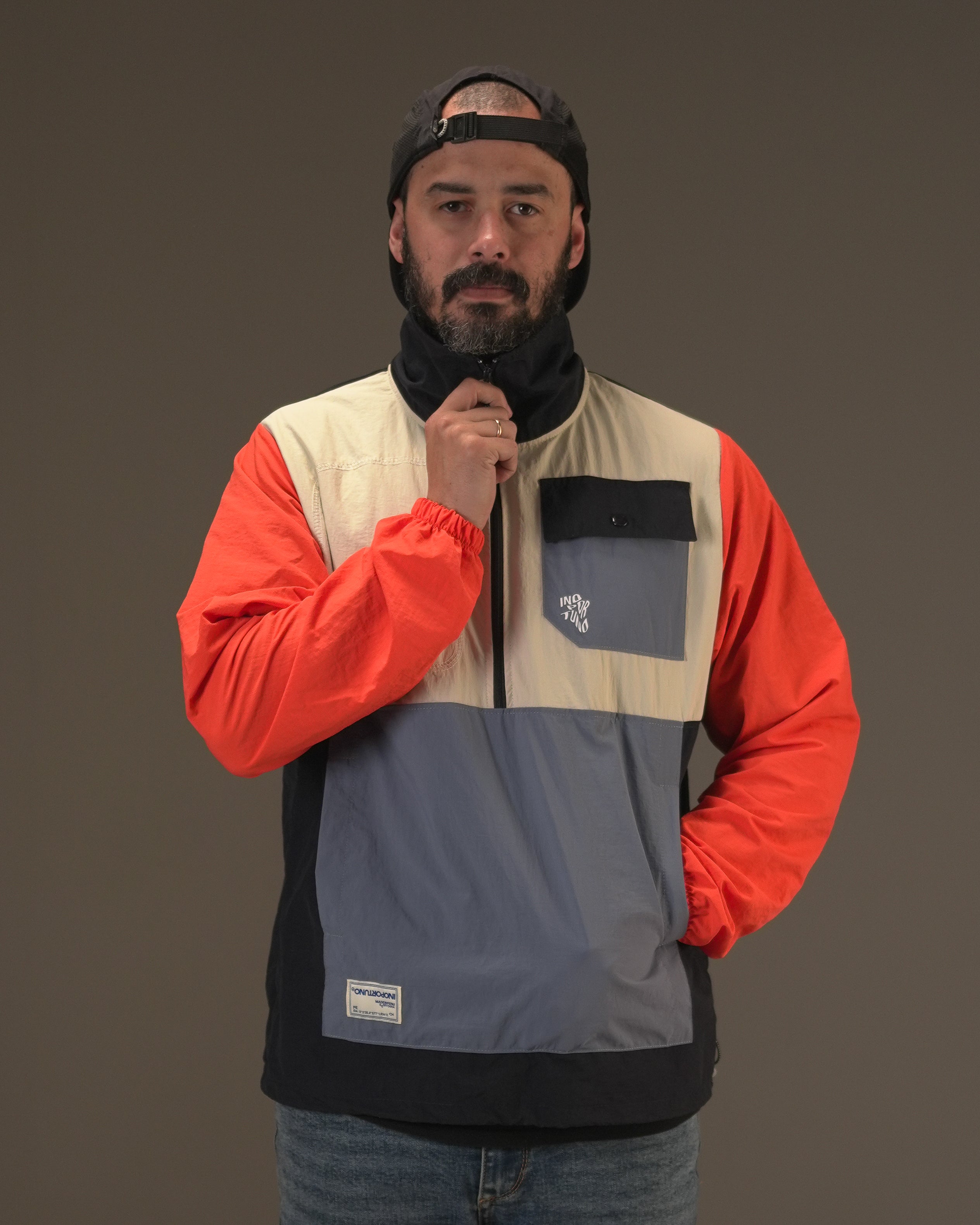 Windbreaker - Scalpel, casaca cortaviento de INOPORTUNO. Foto 6 de 9