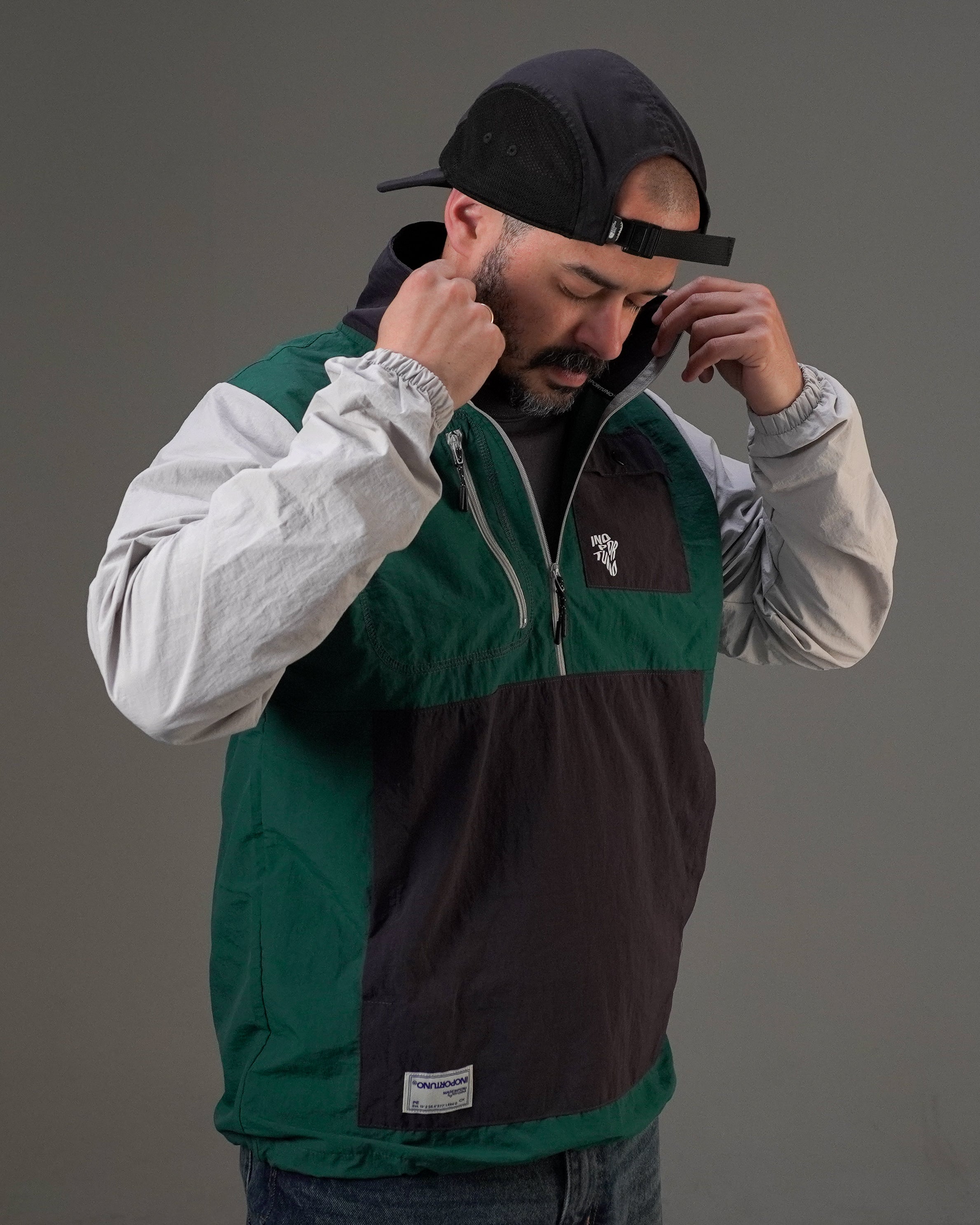 Windbreaker - Jade, cortaviento de INOPORTUNO. Foto 3 de 9