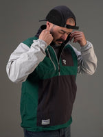 Windbreaker - Jade, cortaviento de INOPORTUNO. Foto 3 de 9