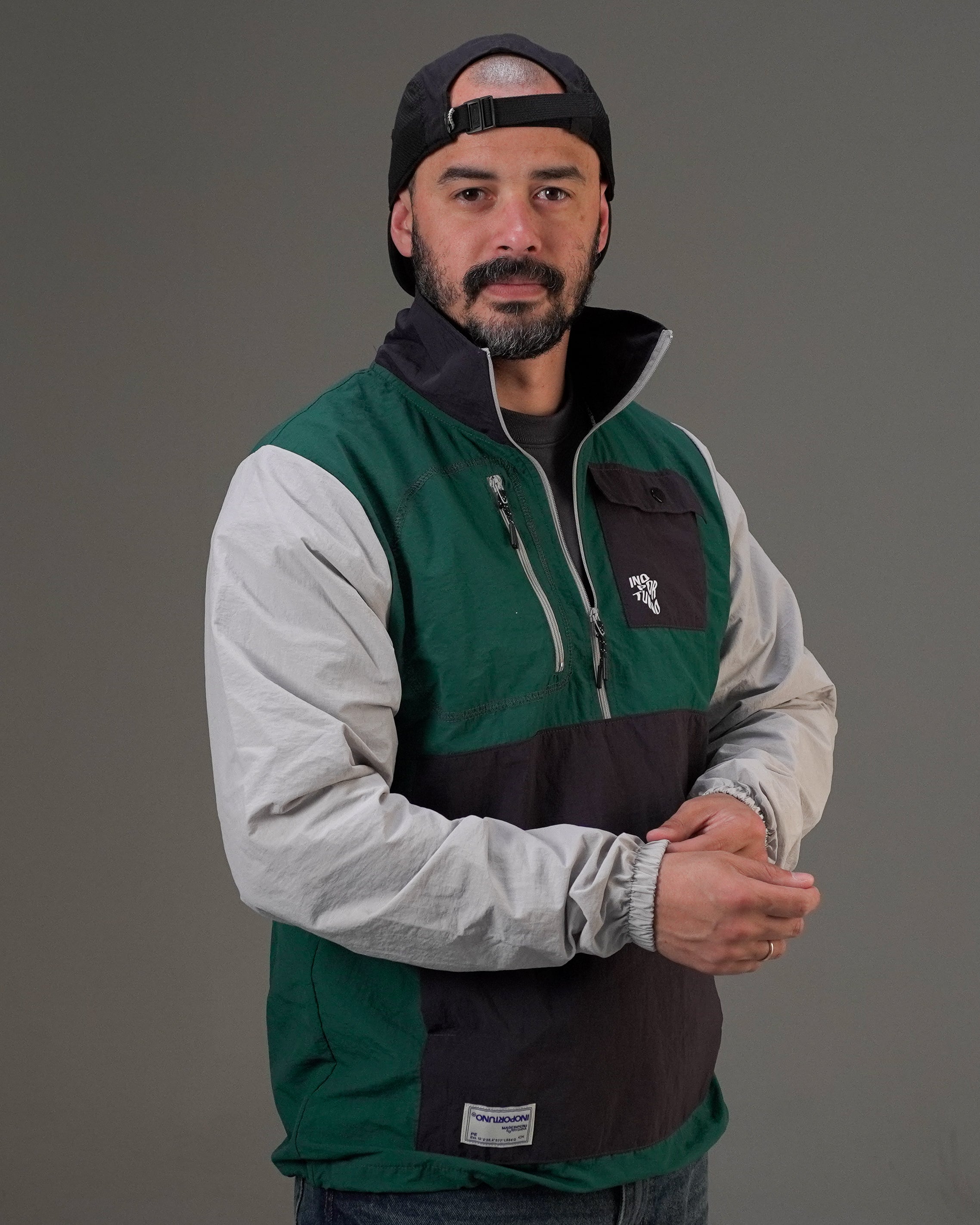 Windbreaker - Jade, cortaviento de INOPORTUNO. Foto 5 de 9