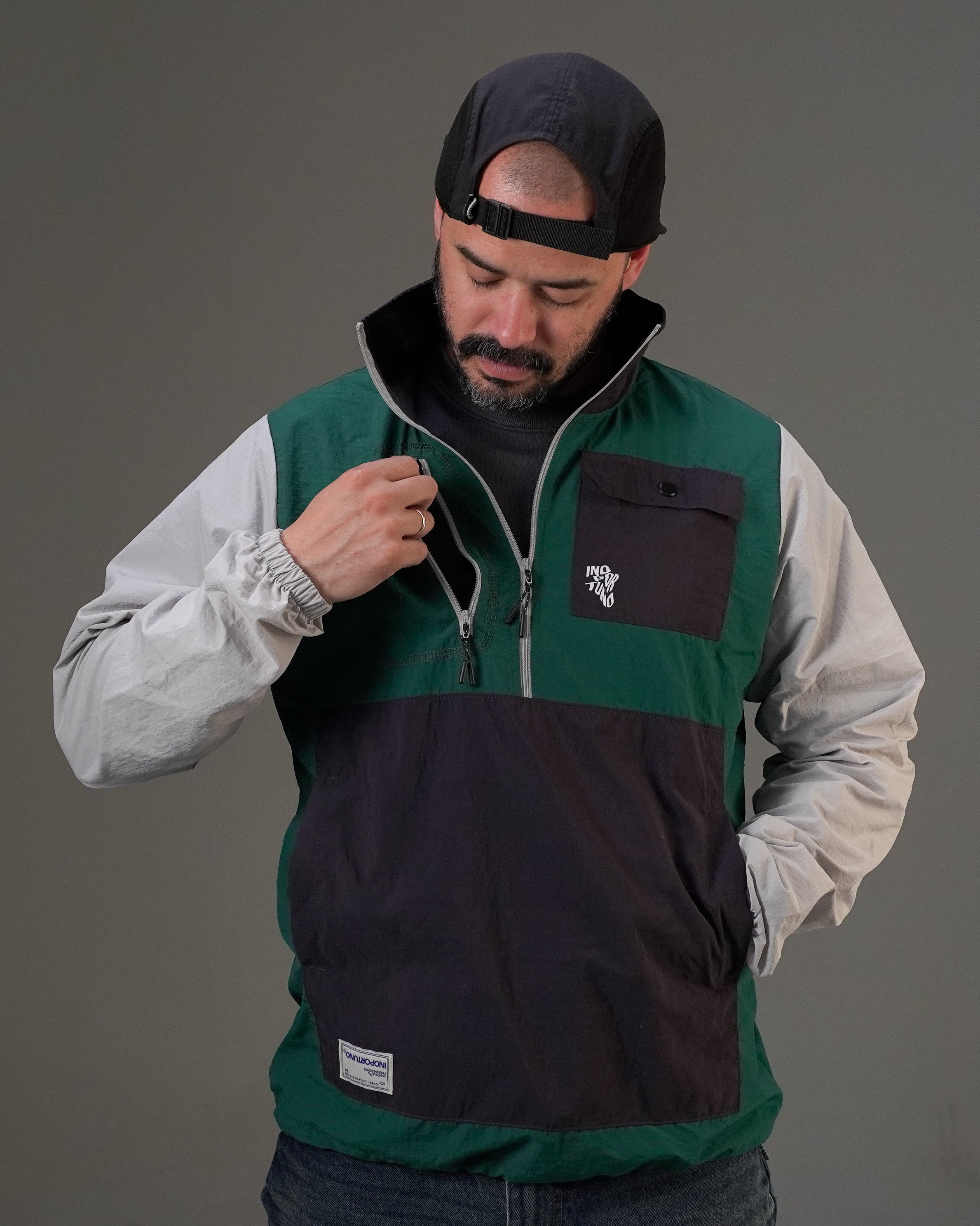 Windbreaker - Jade, cortaviento de INOPORTUNO. Foto 4 de 9