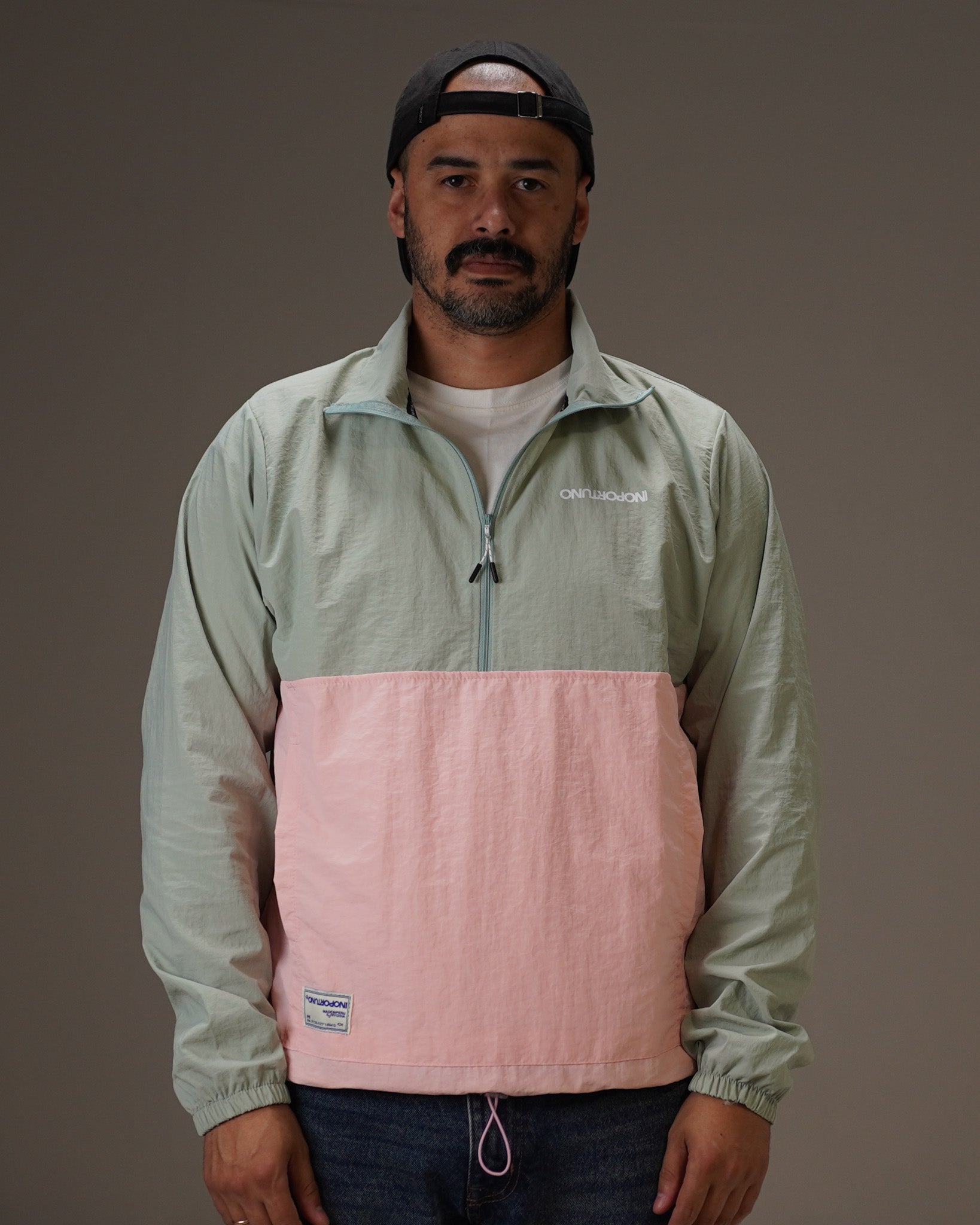 Windbreaker - Pixie, cortaviento de INOPORTUNO. Foto 2 de 11