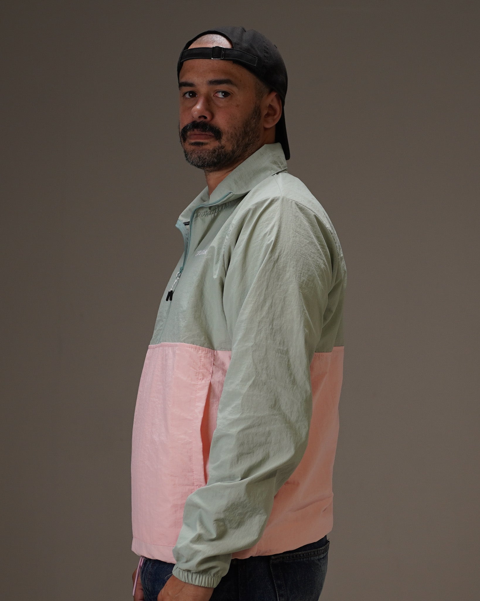 Windbreaker - Pixie, cortaviento de INOPORTUNO. Foto 4 de 11