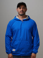 Light Hoodie - Electric, cortaviento de INOPORTUNO. Foto 1 de 10