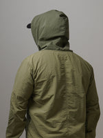 Light Hoodie - Green2tone, cortaviento de INOPORTUNO. Foto 9 de 9