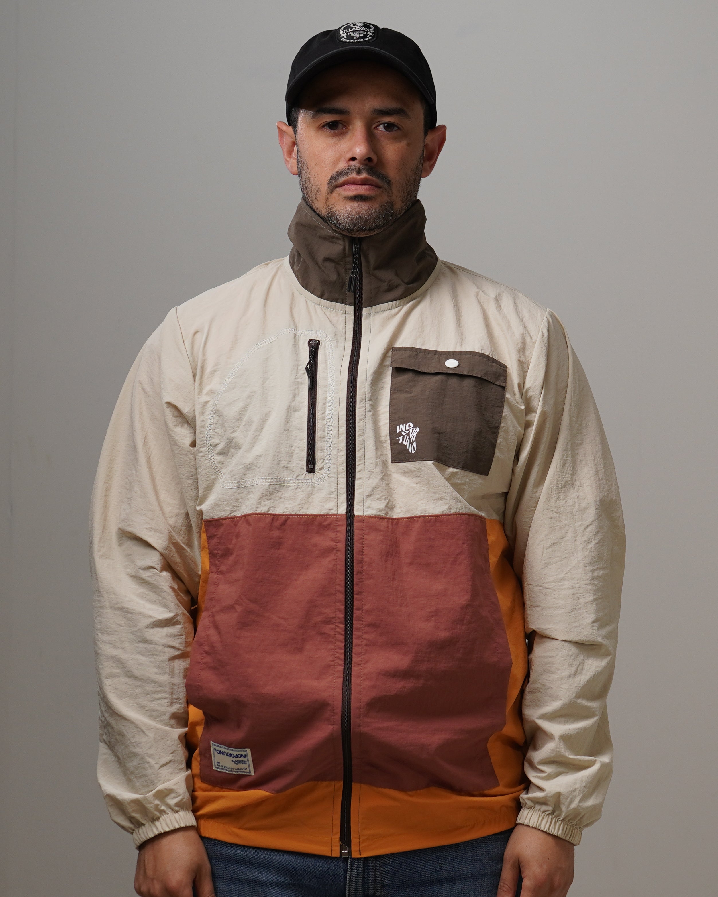 Windbreaker - Kai, cortaviento de INOPORTUNO. Foto 1 de 11