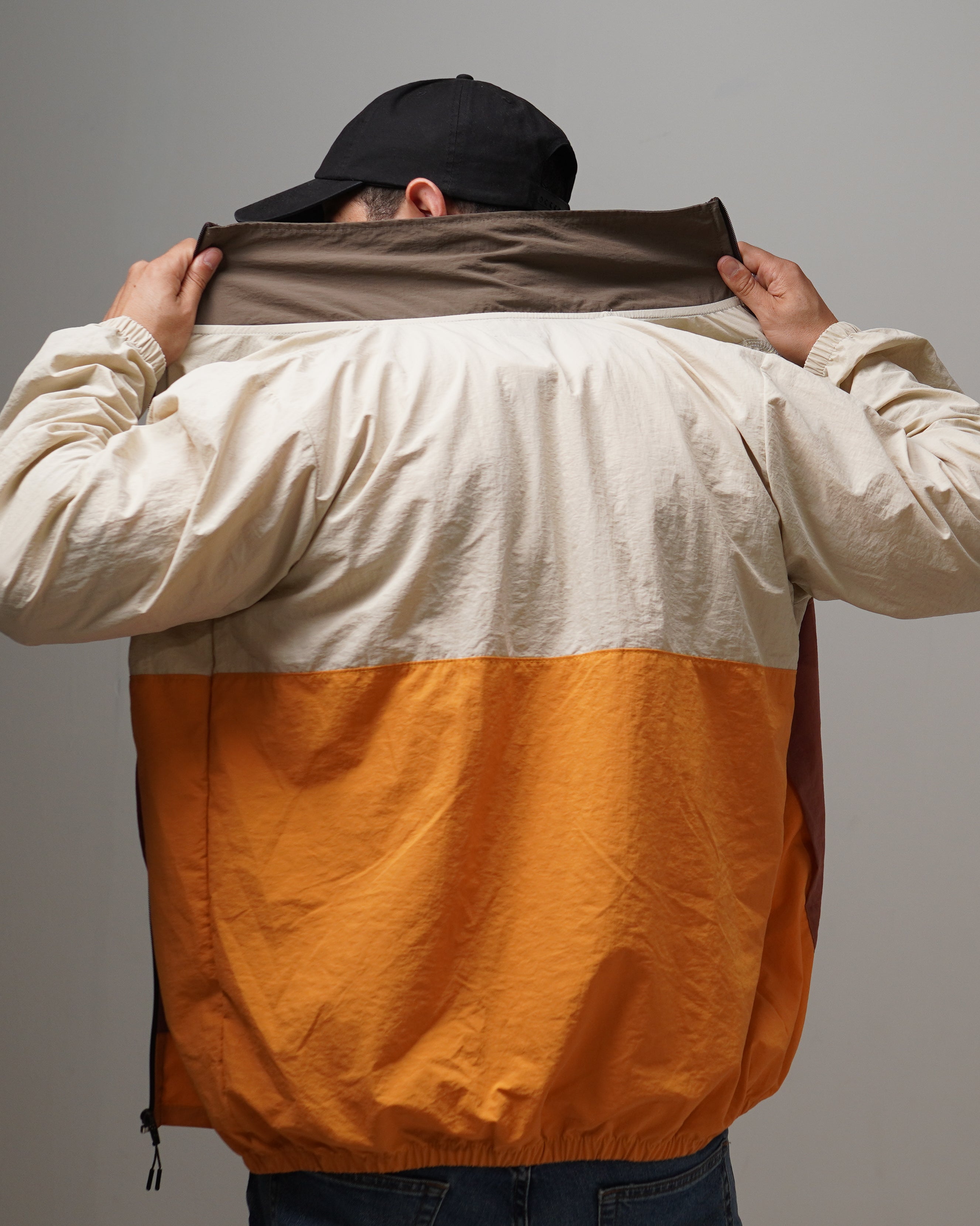 Windbreaker - Kai, cortaviento de INOPORTUNO. Foto 5 de 11