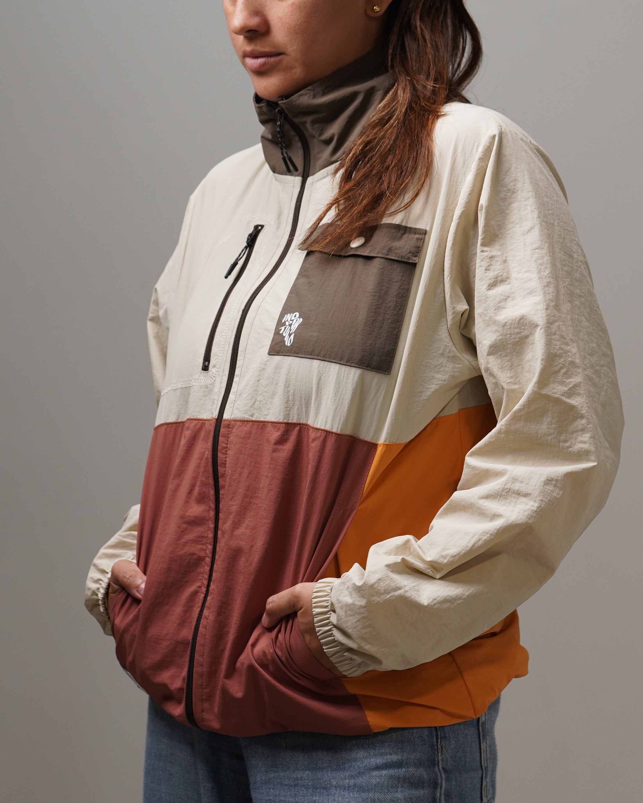 Windbreaker - Kai, cortaviento de INOPORTUNO. Foto 4 de 11