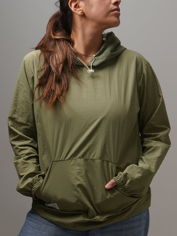 Light Hoodie - Green2tone, cortaviento de INOPORTUNO