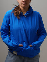 Light Hoodie - Electric, cortaviento de INOPORTUNO. Foto 4 de 10