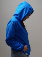 Light Hoodie - Electric, cortaviento de INOPORTUNO. Foto 8 de 10
