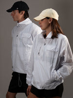 Windbreaker Classic - White, casaca cortaviento de INOPORTUNO. Foto 1 de 9